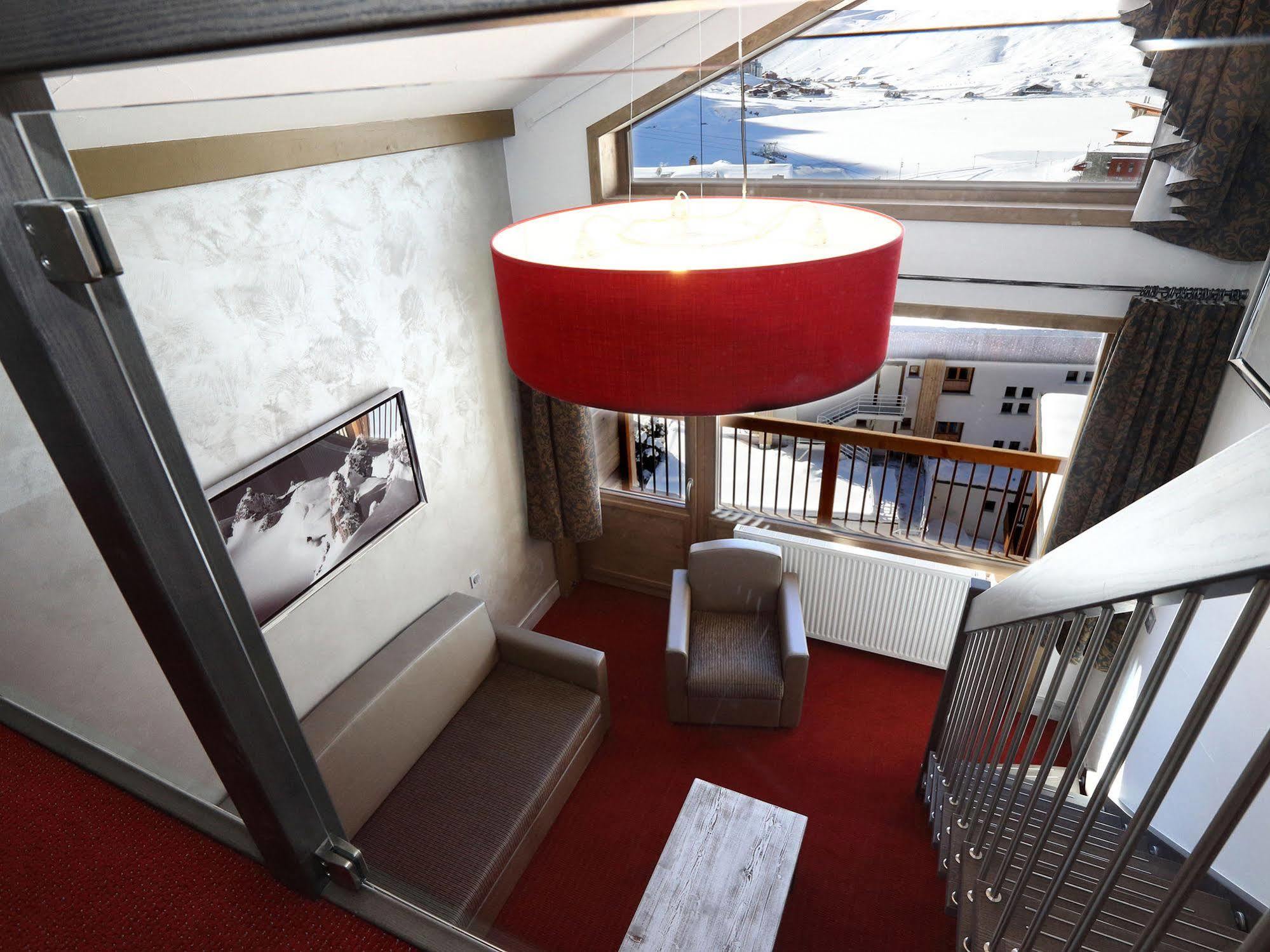 Hotel L'Aiguille Percee ティニュ エクステリア 写真